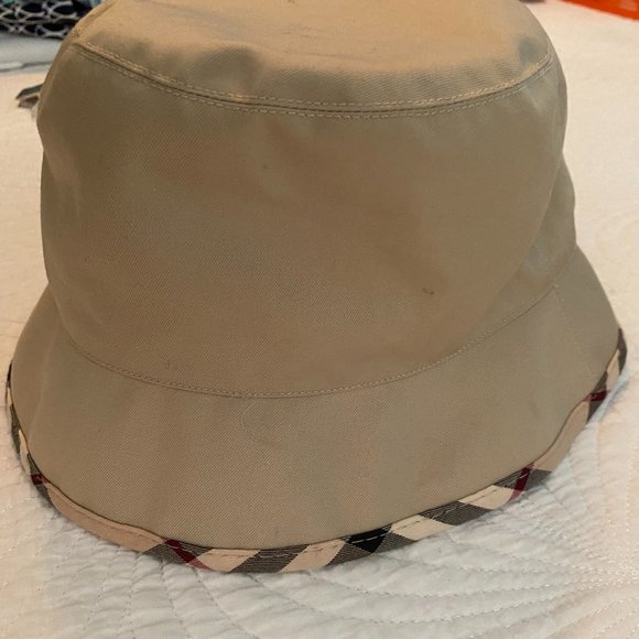 Burberry Bucket hat - Picture 1 of 5